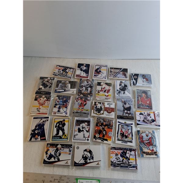 (25) Packets - NHL And Assorted Hockey Cards