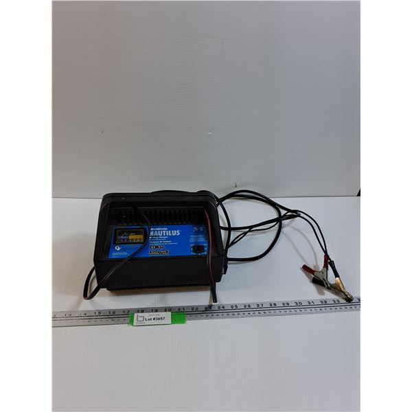 Motomaster Nautilus Battery Charger - Powers On, As Is