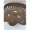 Image 2 : Cast Iron Tractor Seat - 16" x 15" - PICK UP ONLY