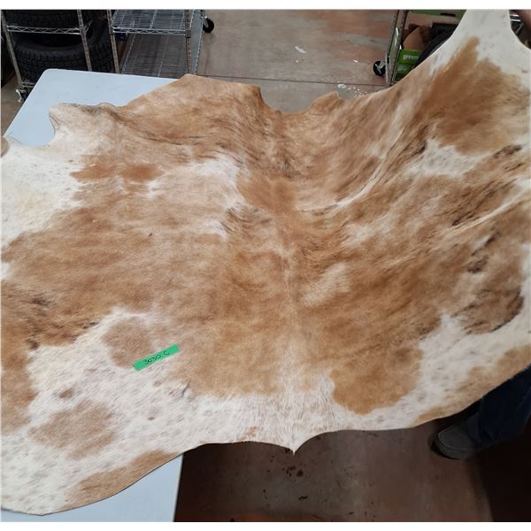 Cowhide Rug - Tanned - 80" x 84"