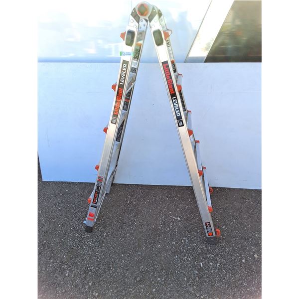 ** Little Giant Ratchet Leveller Extend Ladder 5.5' to 9.5' - Pickup Only