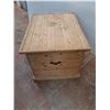 Image 3 : * Wooden Chest - 31.5x23.5x20" - Pickup Only