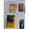 Image 2 : (2) 10mm Wrenches, Mini Screwdriver Kit, 3-Way Composite Coupler, Power Bits, Ball Foot Chuck, Mis