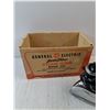Image 2 : Vintage General Electric Steam Iron Model F94 - Powers On, As Is
