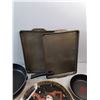 Image 4 : 12" Frying Pan, Christmas Platter, Baking Trays, Non Stick Pan, Misc