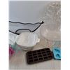 Image 4 : Fruit Dish, Casserole Dishes, Plastic Bowls, Platter, Cookie Cutters, Molds, Misc - PICK UP