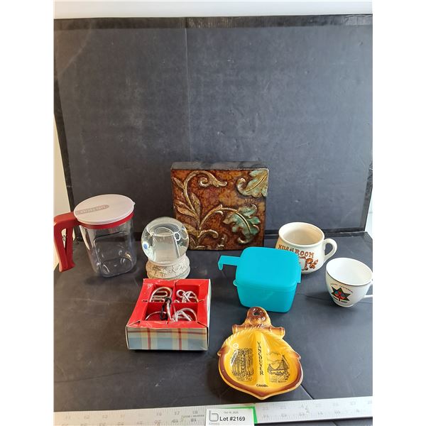 Mugs/ Metal Puzzles/ Snow Globe/ Misc. -PICK UP