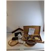 Image 1 : Clock Radio/ Glass Pots/ Misc.