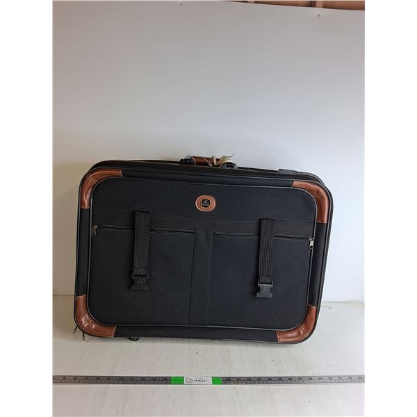 Artel Suitcase On Wheels  27x7x20" - PICK UP ONLY