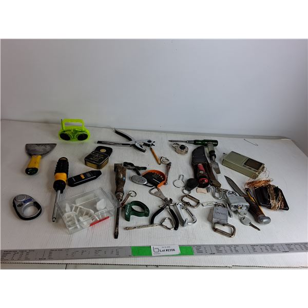 Misc Hand tools & Locks, Old Radio