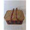 Image 4 : Metal Picnic Basket & Dishes