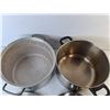 Image 2 : (2) Cooking Pots with Lids Up to 9.5"