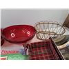 Image 4 : Recipe Magazines, Plastic Bowls, Basket, Misc