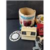 Image 2 : Vintage View Master Charlie Brown Gift Pak, Spinning Top, Various Toy Figures