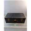 Image 1 : Vintage Suitcase 26" x 13" x 9", Cannot Ship