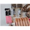 Image 8 : Headbands, Hair Brushes, MakeUp Brushes, Sunglasses, Make Up Bag, Sunglass Clips