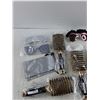 Image 2 : Sunglasses, Sunglass Clips, Foot Pads, Fangea Hair Brushes - New