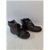 Image 2 : Winter Leather Boots - Size 8