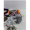 Image 3 : Halloween Eye Masks, Beaded Necklace