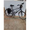 Image 5 : * Giant Cypress Men's 21-Speed Mountain Bicycle w/Numerous Accessories - Pickup Only