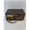Image 2 : Vintage Admiral Radio - As Is