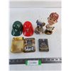 Image 1 : (2) Bobble Heads, Deck of MLB Playing Cards, Misc.