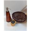 Image 2 : (2) Wicker Baskets, Soap Dispenser, Tea Light Candles, Misc