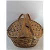 Image 2 : *Wicker Picnic Basket 19" x 13" x 19" - PICK UP