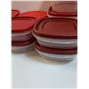 Image 3 : (8) Rubbermaid Containers (Assorted) & Pyrex Glass Container w/Lid