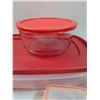 Image 5 : (8) Rubbermaid Containers (Assorted) & Pyrex Glass Container w/Lid