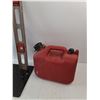 Image 2 : 4.7L Jerry Can, Carpenters Level, Towel Rack 35", Cannot Ship