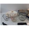 Image 3 : Various Dining Plates, Measuring Cups, Kitchen Knives
