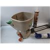 Image 2 : Scotts Seeder, Caulking Guns, Tub Adhesive, Plastic Bin 15" x 12" x 6"