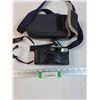 Image 1 : Fuji DL-450 Tele Super Vintage Camera w/ Carrying Case - Untested