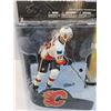 Image 2 : (2) NHL Figurines: Iginla & Messier