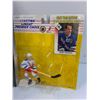 Image 3 : (2) NHL Figurines: Iginla & Messier