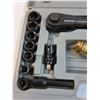 Image 2 : Power Fist 1/4" Air Ratchet & Socket Set in Case