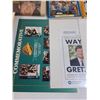 Image 4 : Wayne Gretzky Memorabilia Lot