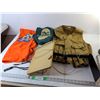 Image 1 : (2) Aprons, Field Vest- L, USB Stick, Misc.