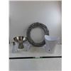 Image 1 : 'Umbra' Bathroom Set with Silver Wreath