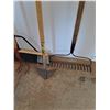 Image 3 : ** Wide Broom, Metal Rake, Winged Weeder, Garden Rake - Pickup Only