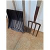 Image 2 : ** Plastic Scoop Shovel, Pitch Fork, Hoe - Pickup Only