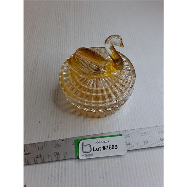 Glass Swan Dish/ Lid 4 1/2 "