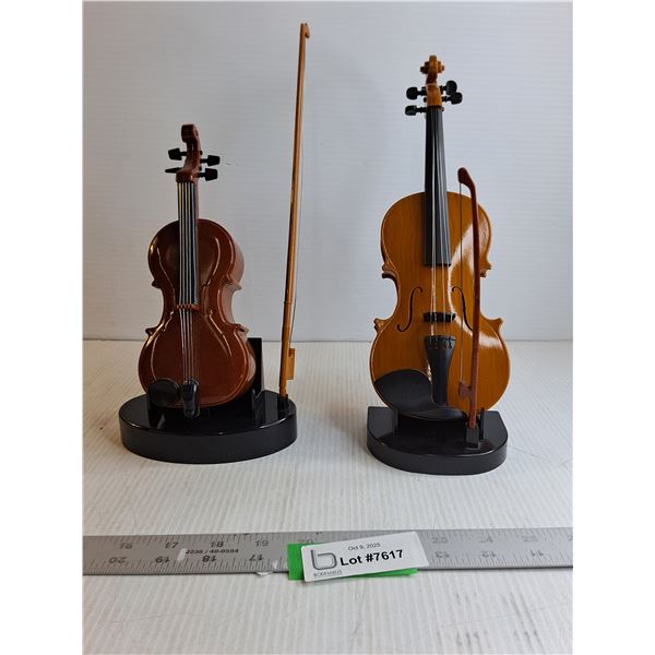 (2) Violin/Bow On Stand Ornaments 8 1/2"