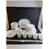Image 1 : Vintage Corelle Butterfly Gold Dinnerware Set - PICK UP