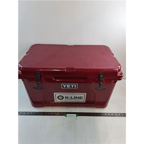 Yeti 45 Insulated Portable Food Storage - 26x16x16" - PICK UP ONLY