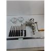 Image 1 : Dorkert #10 Meat Grinder, (8) Chef/Steak Knives, (2) Pyrex Measuring Cups