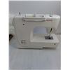 Image 3 : Singer Prelude Electric Sewing Machine w/Manual, Material - Tested