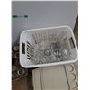 Image 3 : **Pickling Jars, Food Tray, Plastic Basket 24" x 17" x 14", Cannot Ship