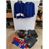 Image 1 : *Jerseys, Hockey Pants, Shoulder Pads, Montreal Canadians Sleeves - Size L - PICK UP